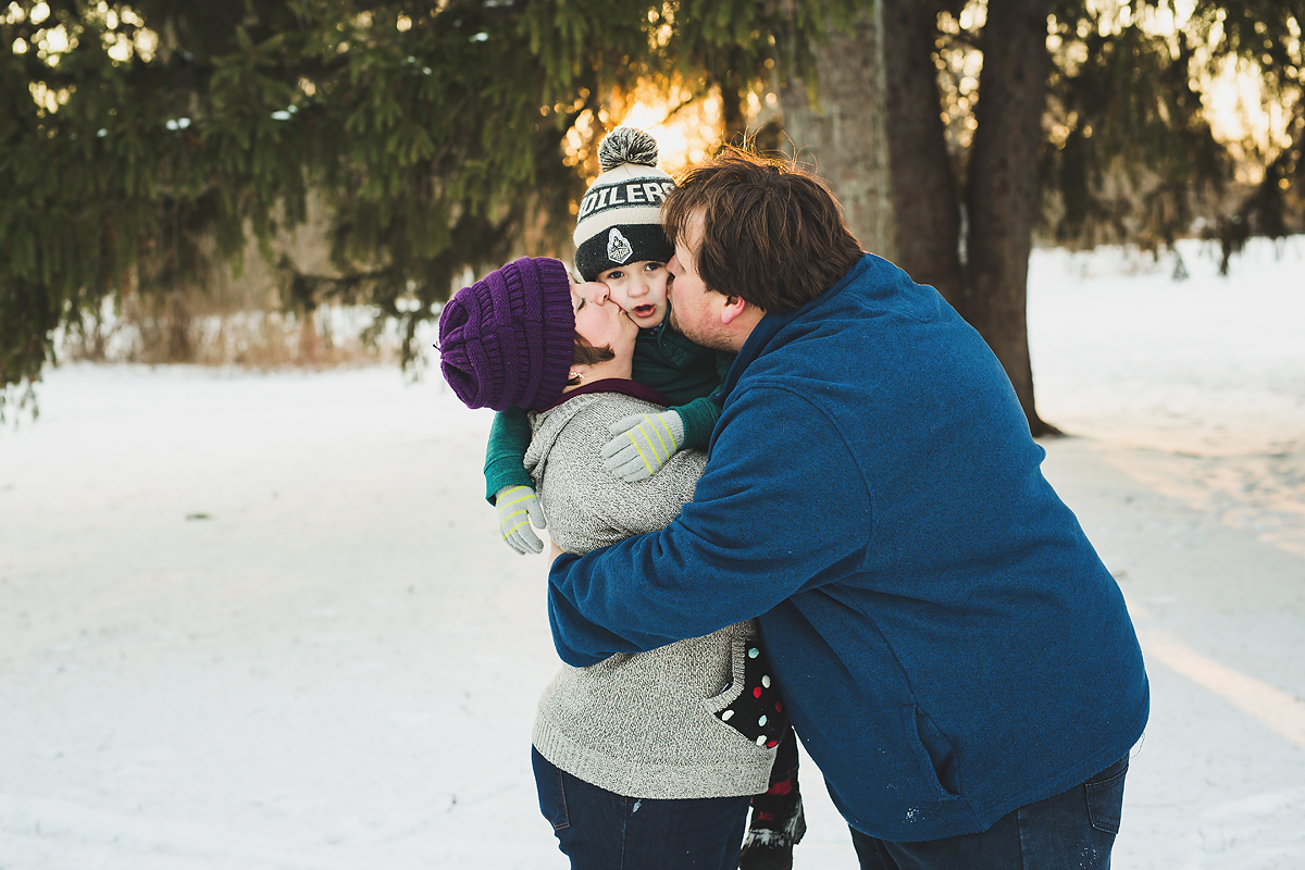 Snowy Holliday Park Family Session| Indianapolis Family Photographer | casey and her camera