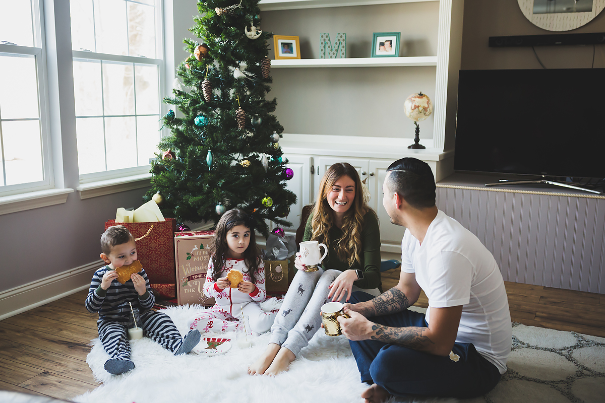 Lifestyle Photographers Indianapolis | A Holiday Lifestyle Session at Home | casey and her camera