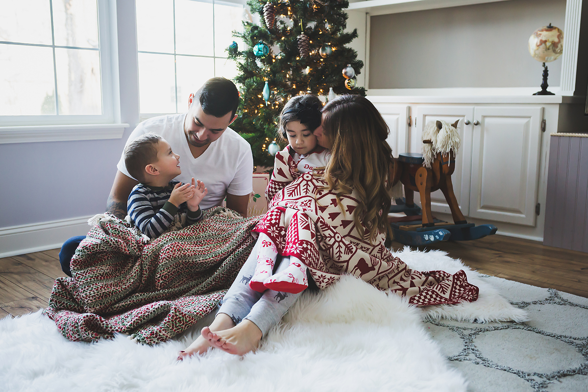 Lifestyle Photographers Indianapolis | A Holiday Lifestyle Session at Home | casey and her camera