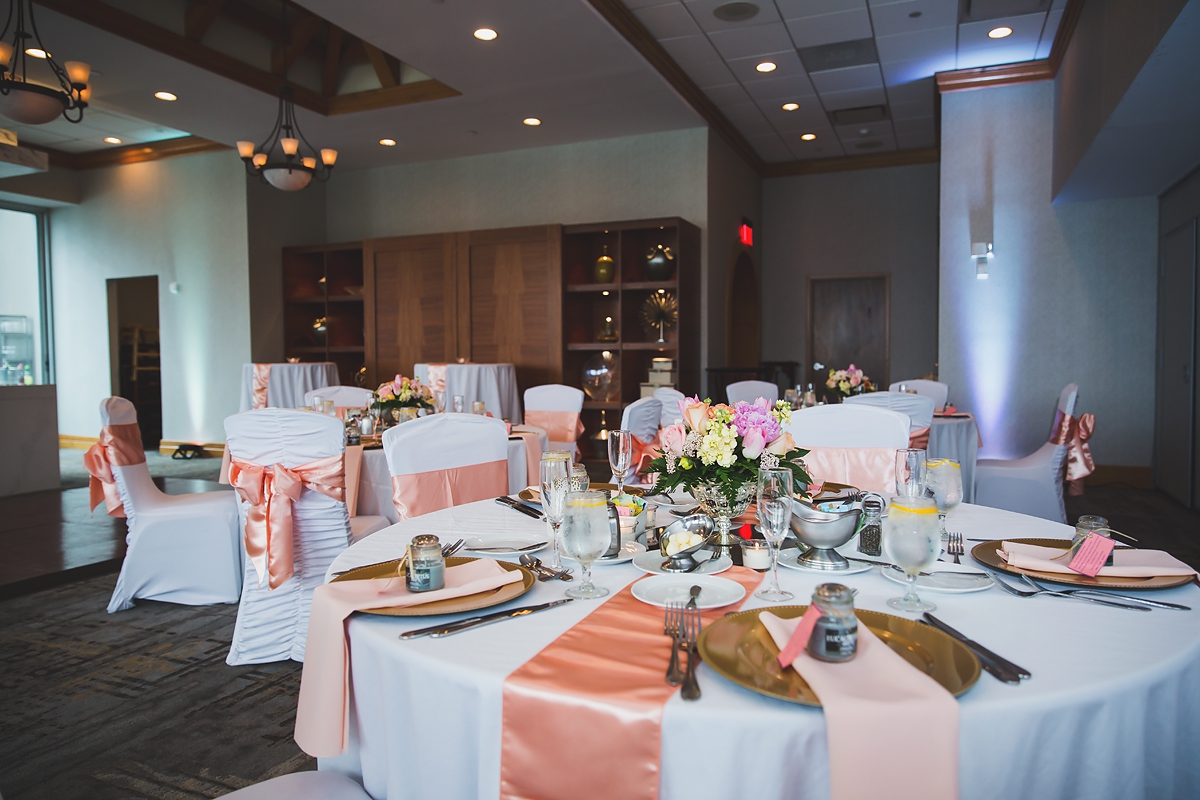 Indianapolis Photographers | Indianapolis Wedding Venues | Marriott North Keystone at the Crossing