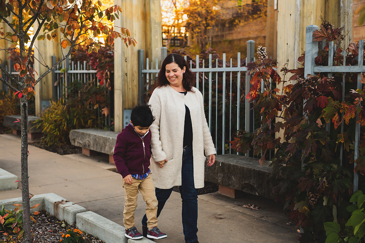 Indianapolis Canal Walk Family Session | Indianapolis Family Photographer | casey and her camera