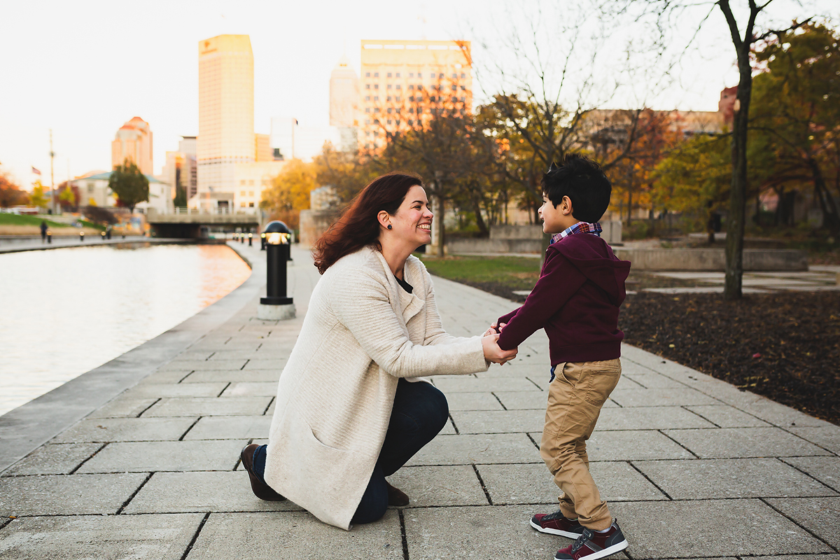 Indianapolis Canal Walk Family Session | Indianapolis Family Photographer | casey and her camera