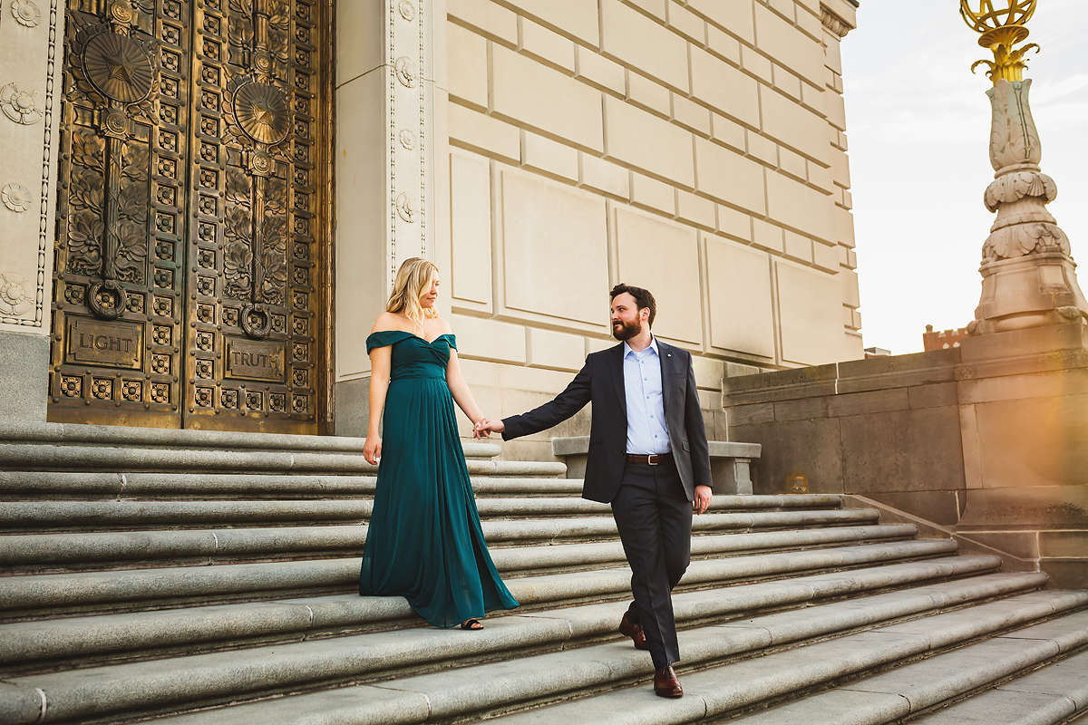 Downtown Indianapolis Engagement Session | Indianapolis War Memorial Engagement Session | Obelisk Square Engagement Session | casey and her camera