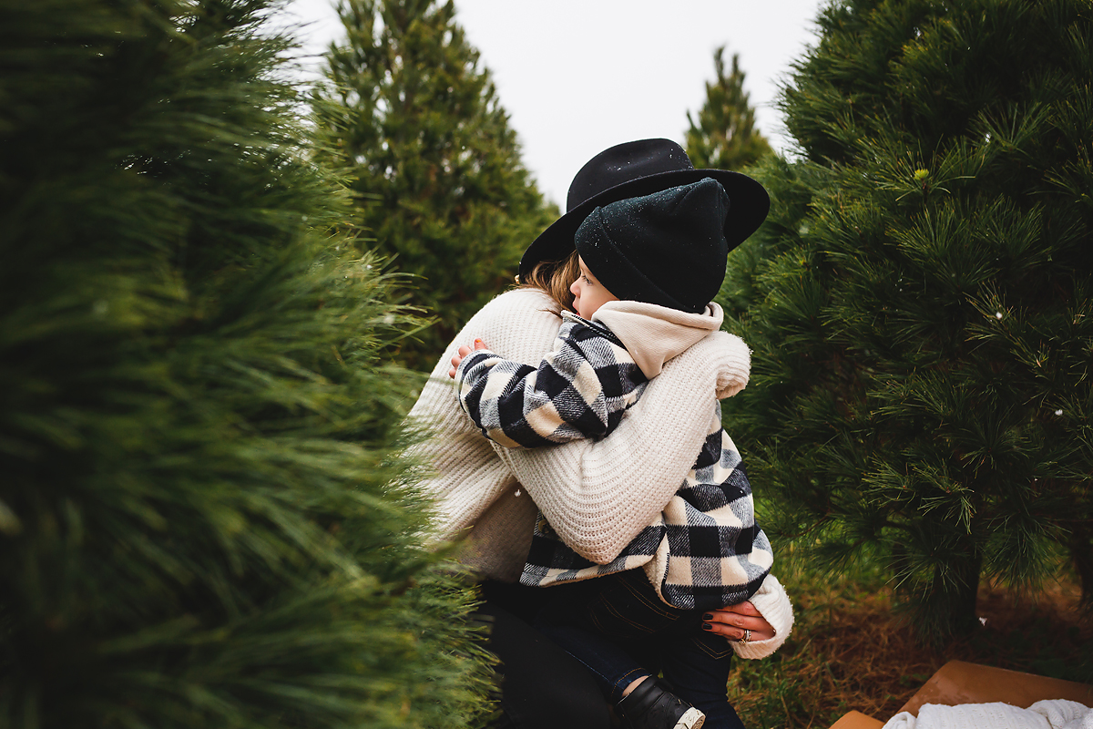 Dull's Tree Farm Family Session | Family Photography in the Snow | casey and her camera