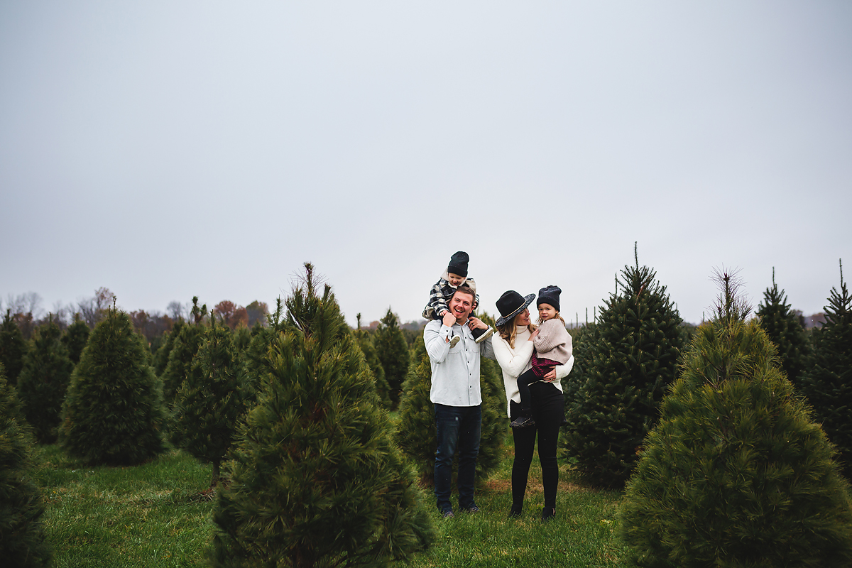 Dull's Tree Farm Family Session | Family Photography in the Snow | casey and her camera